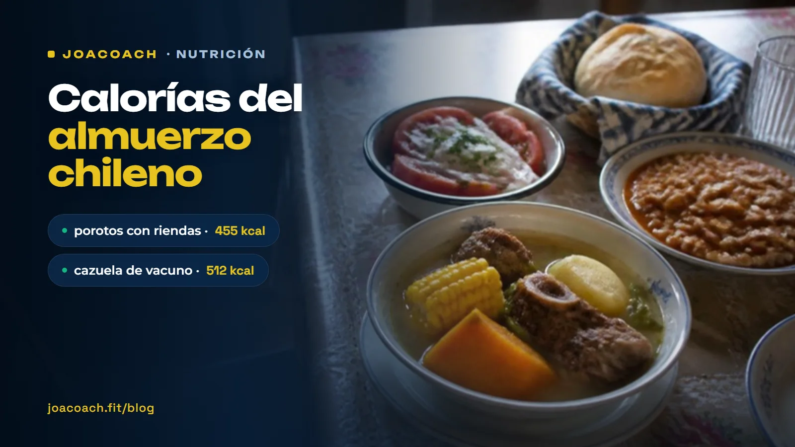 Mesa de almuerzo chileno con cazuela de vacuno, porotos, ensalada chilena y pan